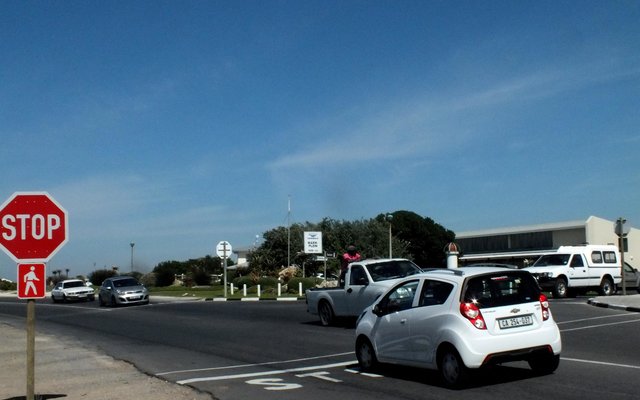 Een van die “moeilike” 4-rigting stoppe (munisipale-kantore) waar dit bedrywig raak tydens vakansies, maar wat moontlik vanjaar beter met puntdiens beheer sal word